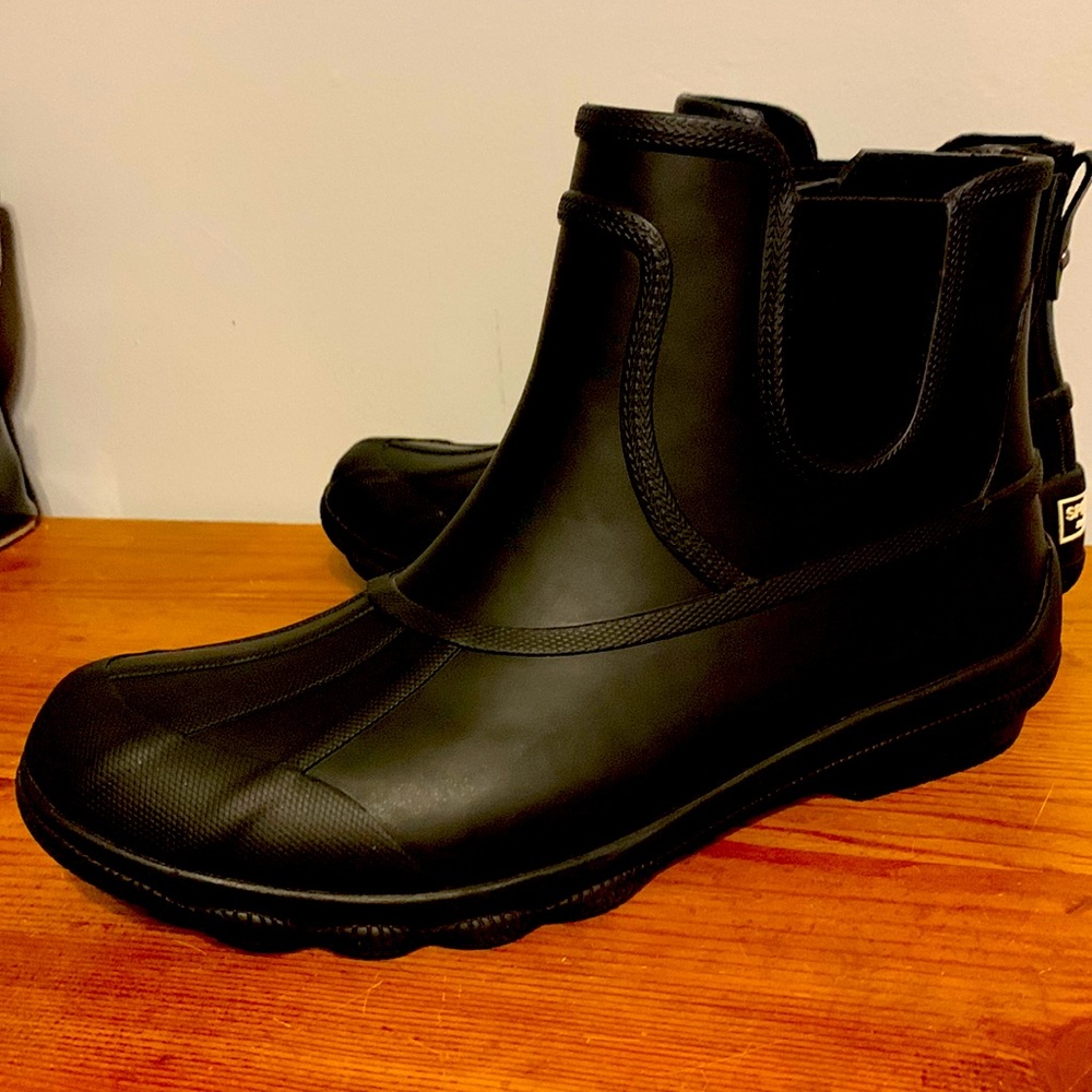Woman’s Sperry Slip-On Rain Boots 8.5